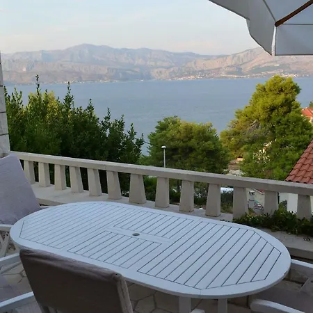 Zdenka Apartment Postira